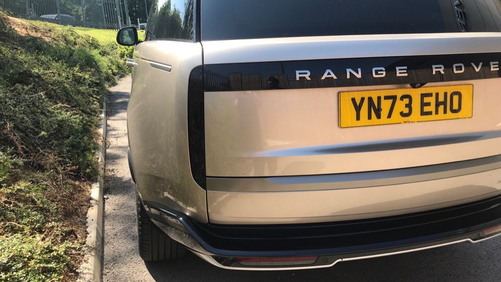 Land Rover Range Rover 3.0 D350 SE 4dr Auto Diesel Estate - Image 19