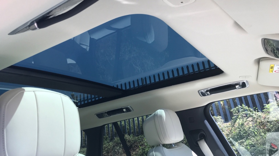 Land Rover Range Rover 3.0 D350 SE 4dr Auto Diesel Estate - Image 20
