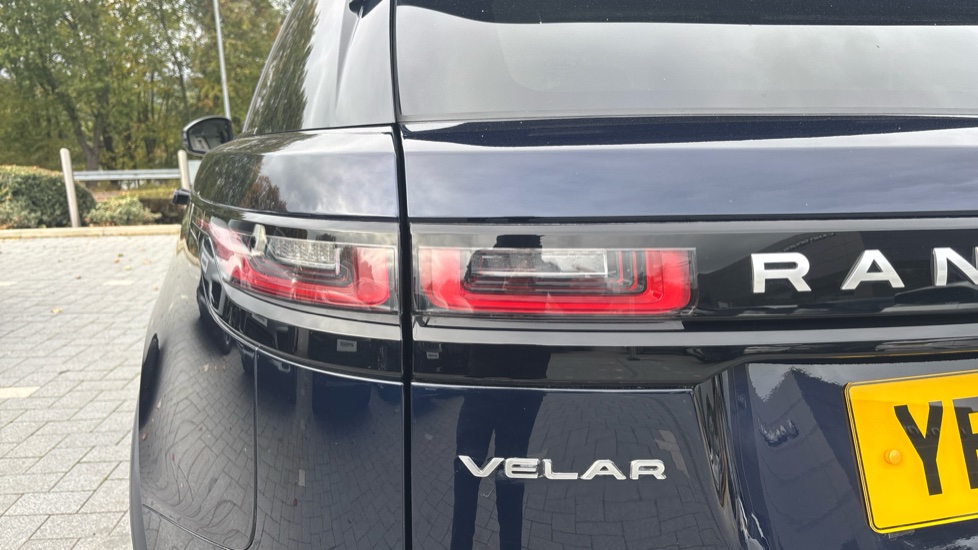 Land Rover Range Rover Velar 2.0 D200 S 5dr Auto Diesel Estate - Image 19