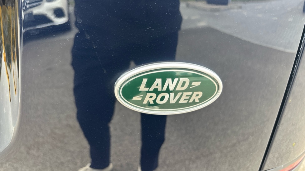 Land Rover Range Rover Velar 2.0 D200 S 5dr Auto Diesel Estate - Image 60