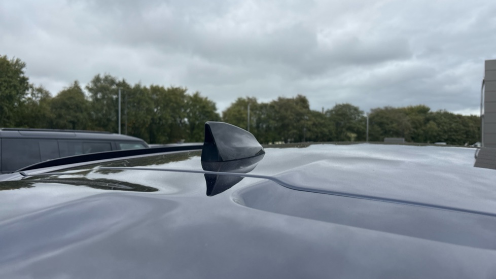 Land Rover Range Rover Velar 2.0 D200 S 5dr Auto Diesel Estate - Image 65