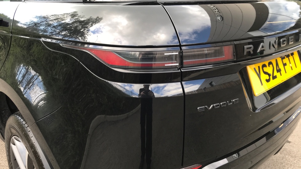 Land Rover Range Rover Evoque 2.0 D200 Dynamic SE 5dr Auto Diesel Hatchback - Image 19