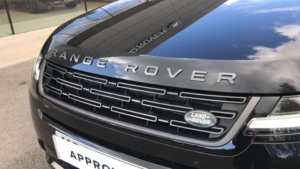 Land Rover Range Rover Evoque 2.0 D200 Dynamic SE 5dr Auto Diesel Hatchback - Image 34