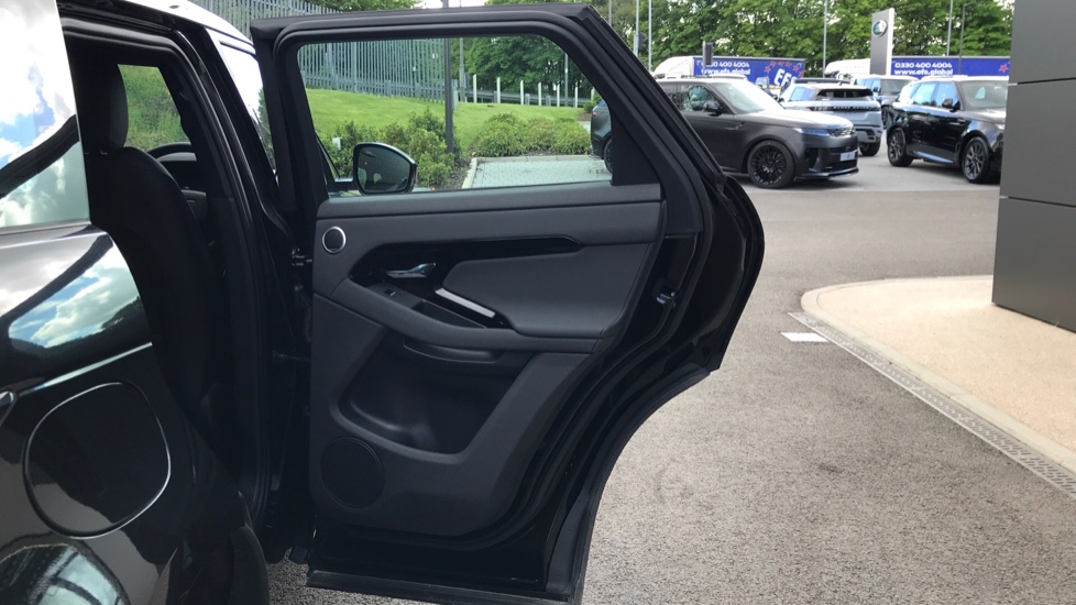 Land Rover Range Rover Evoque 2.0 D200 Dynamic SE 5dr Auto Diesel Hatchback - Image 38