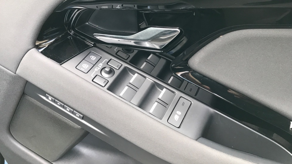 Land Rover Range Rover Evoque 2.0 D200 Dynamic SE 5dr Auto Diesel Hatchback - Image 43