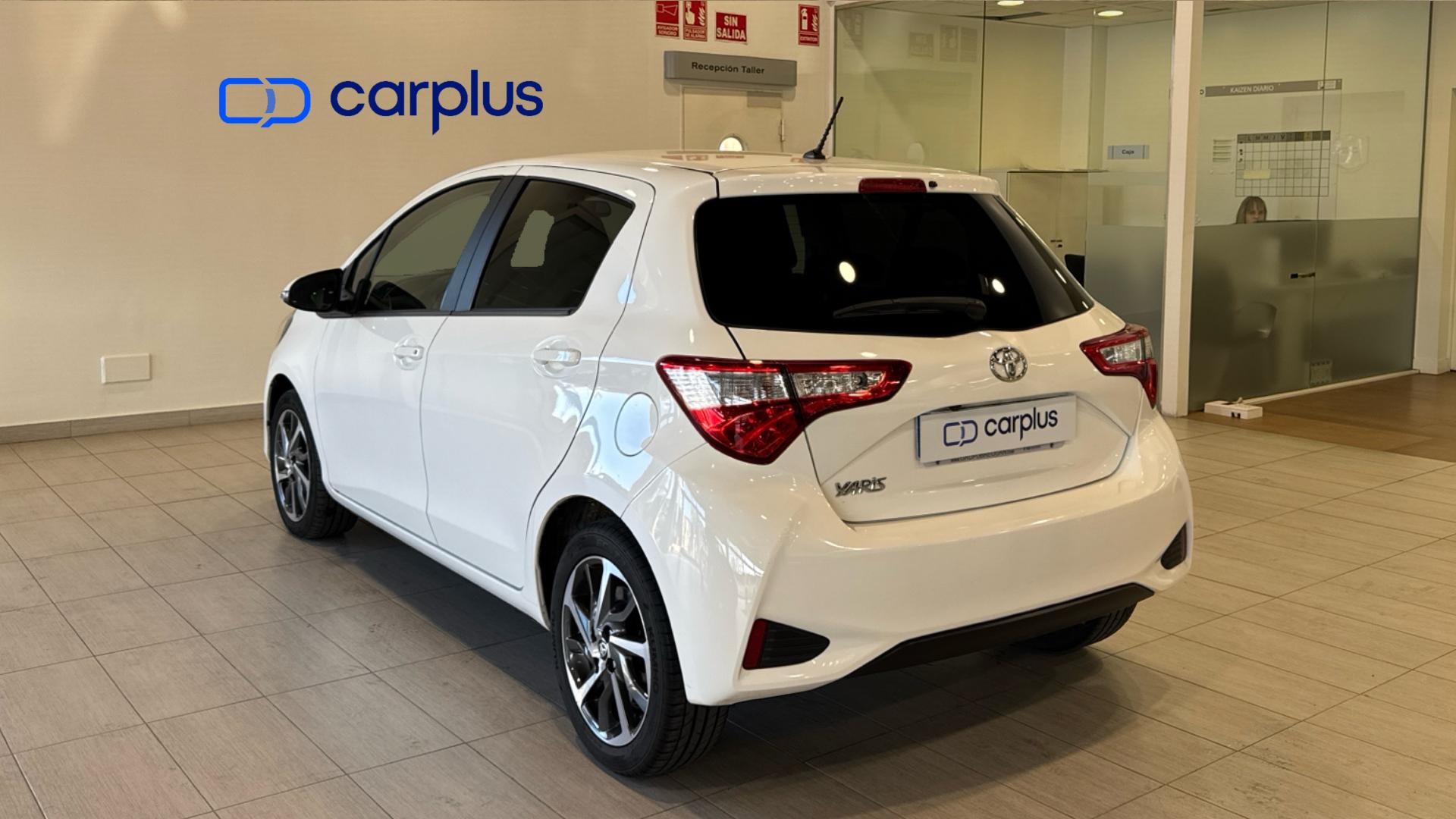 TOYOTA Yaris - 5