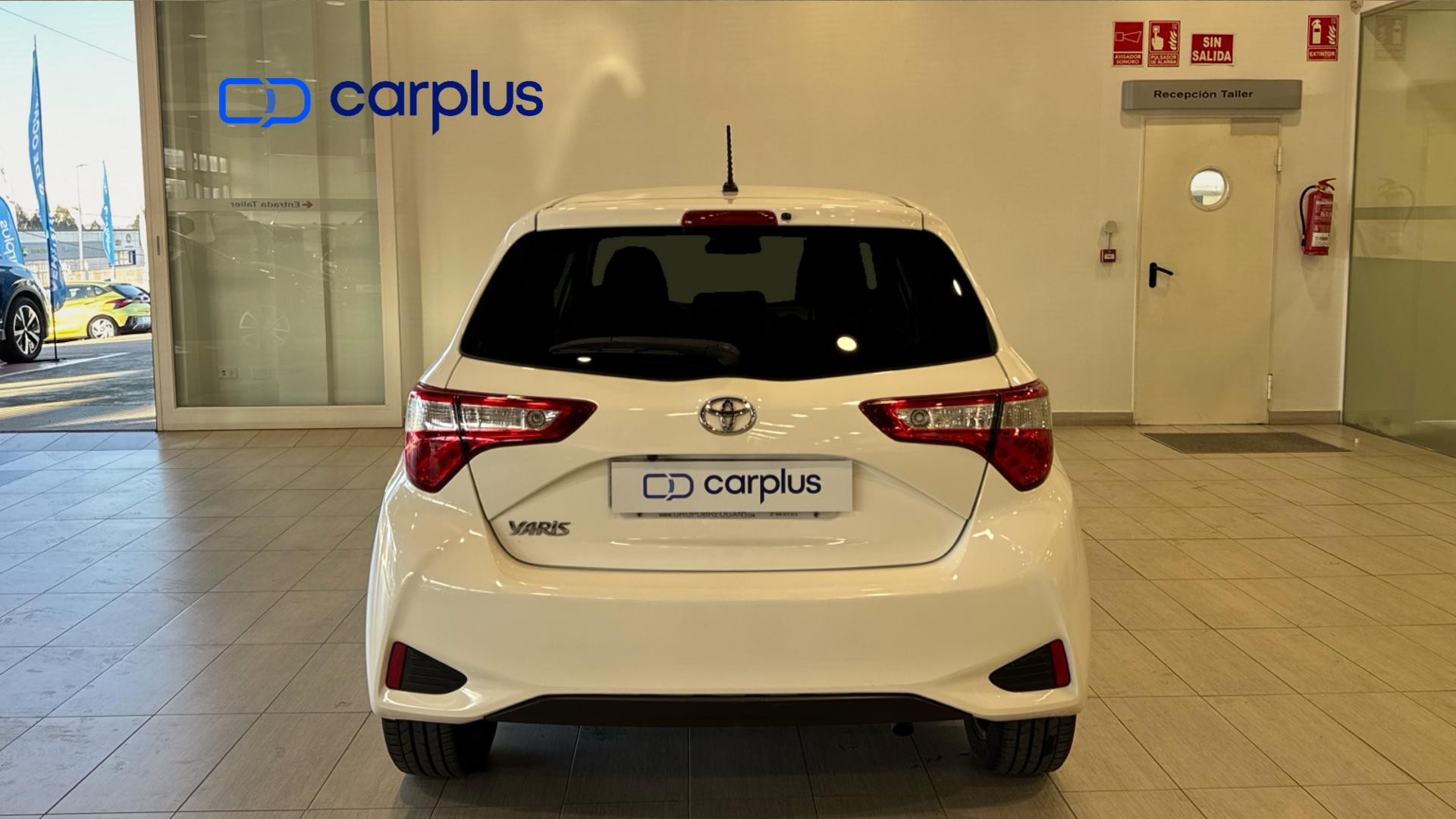 TOYOTA Yaris - 6