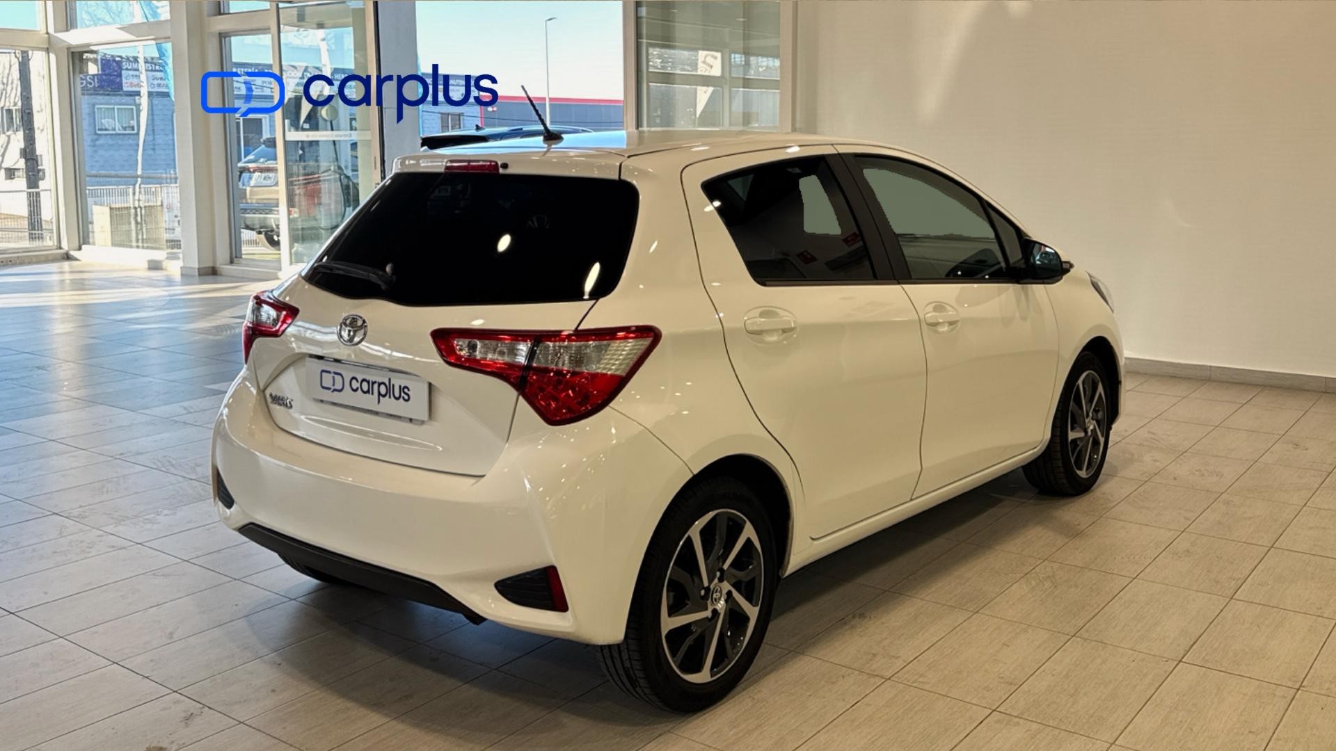 TOYOTA Yaris - 7