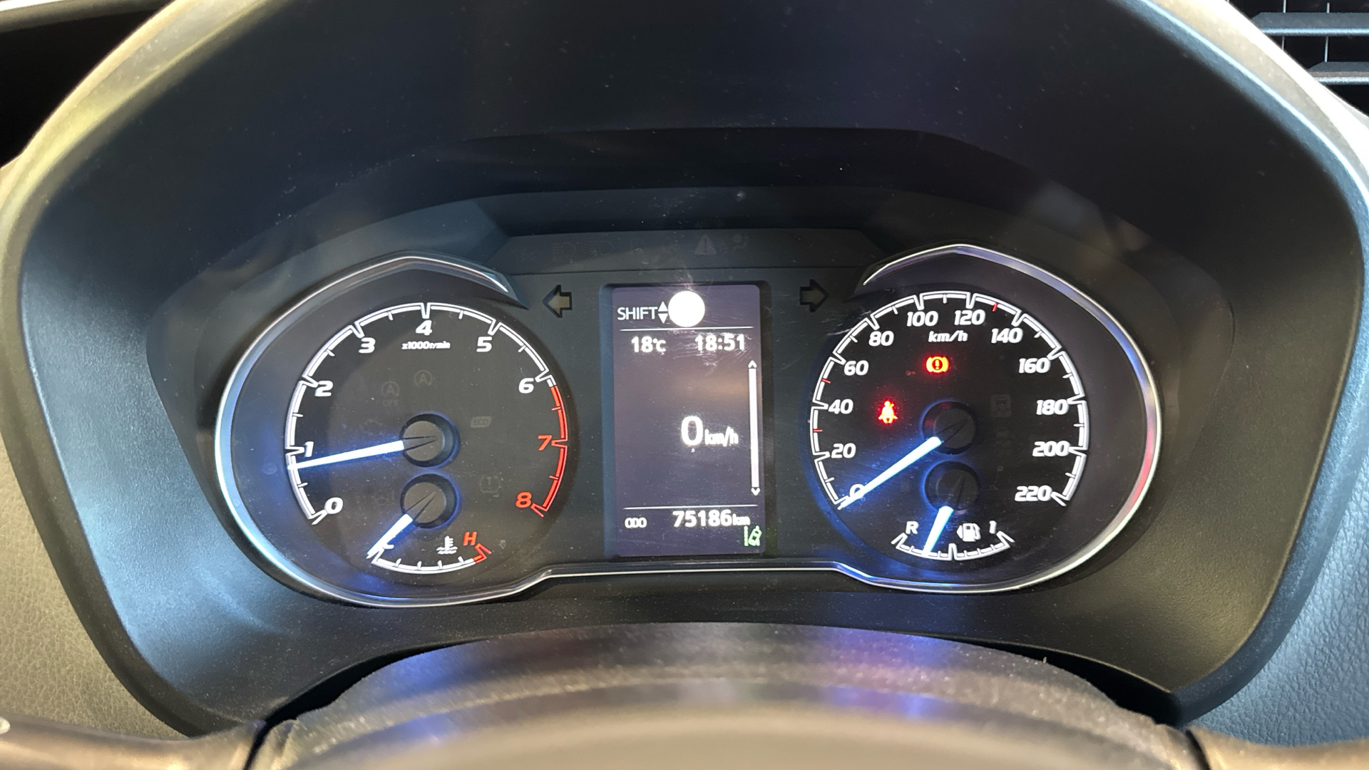TOYOTA Yaris - 9