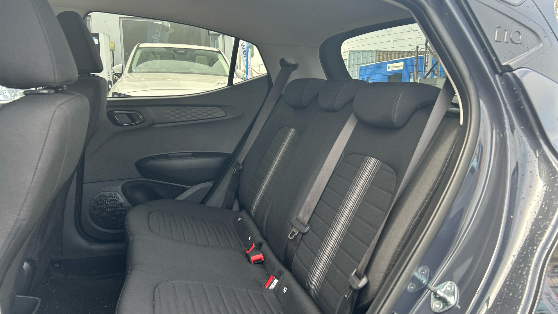 Hyundai i10 - 12