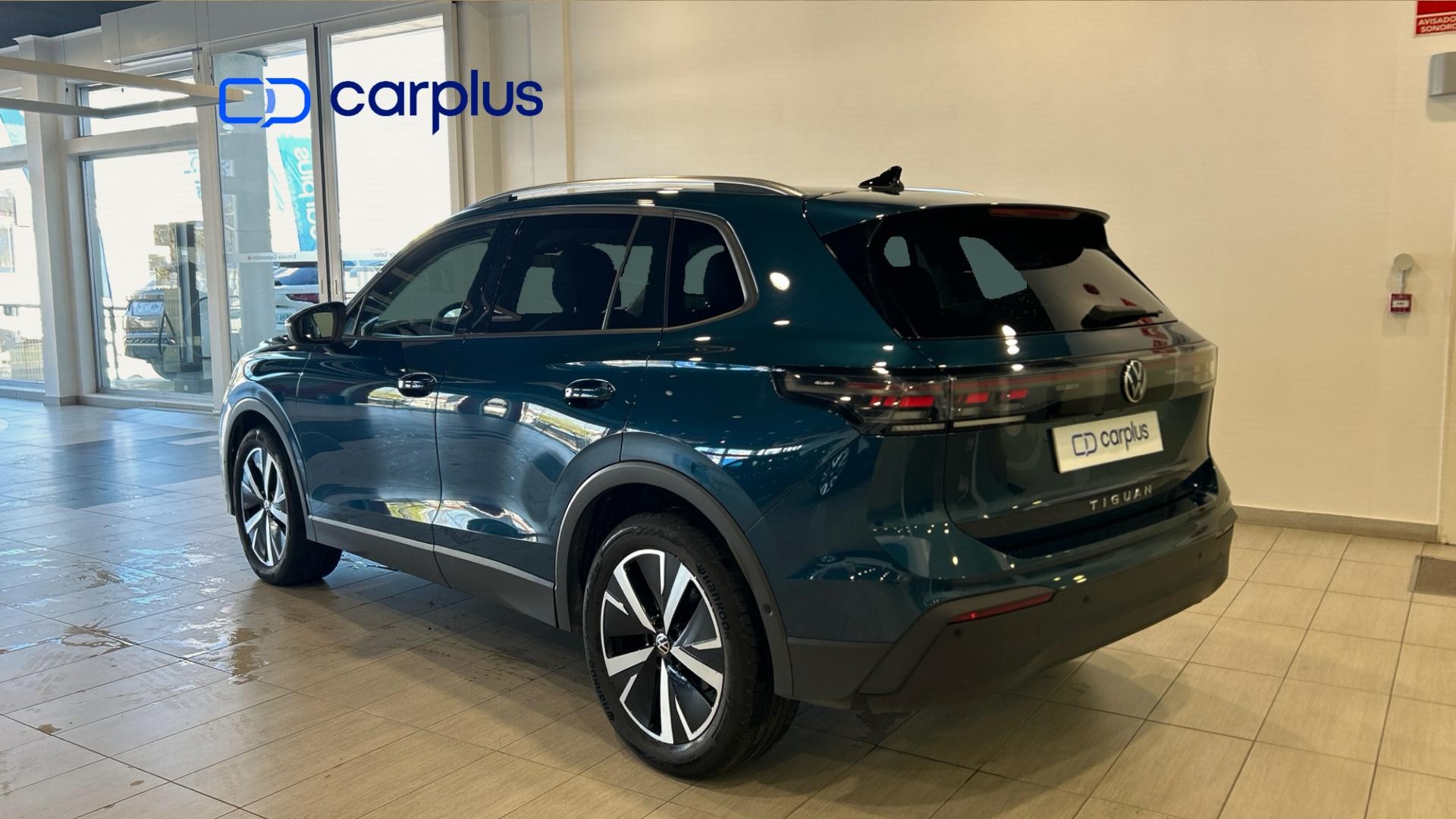 Volkswagen Tiguan - 5