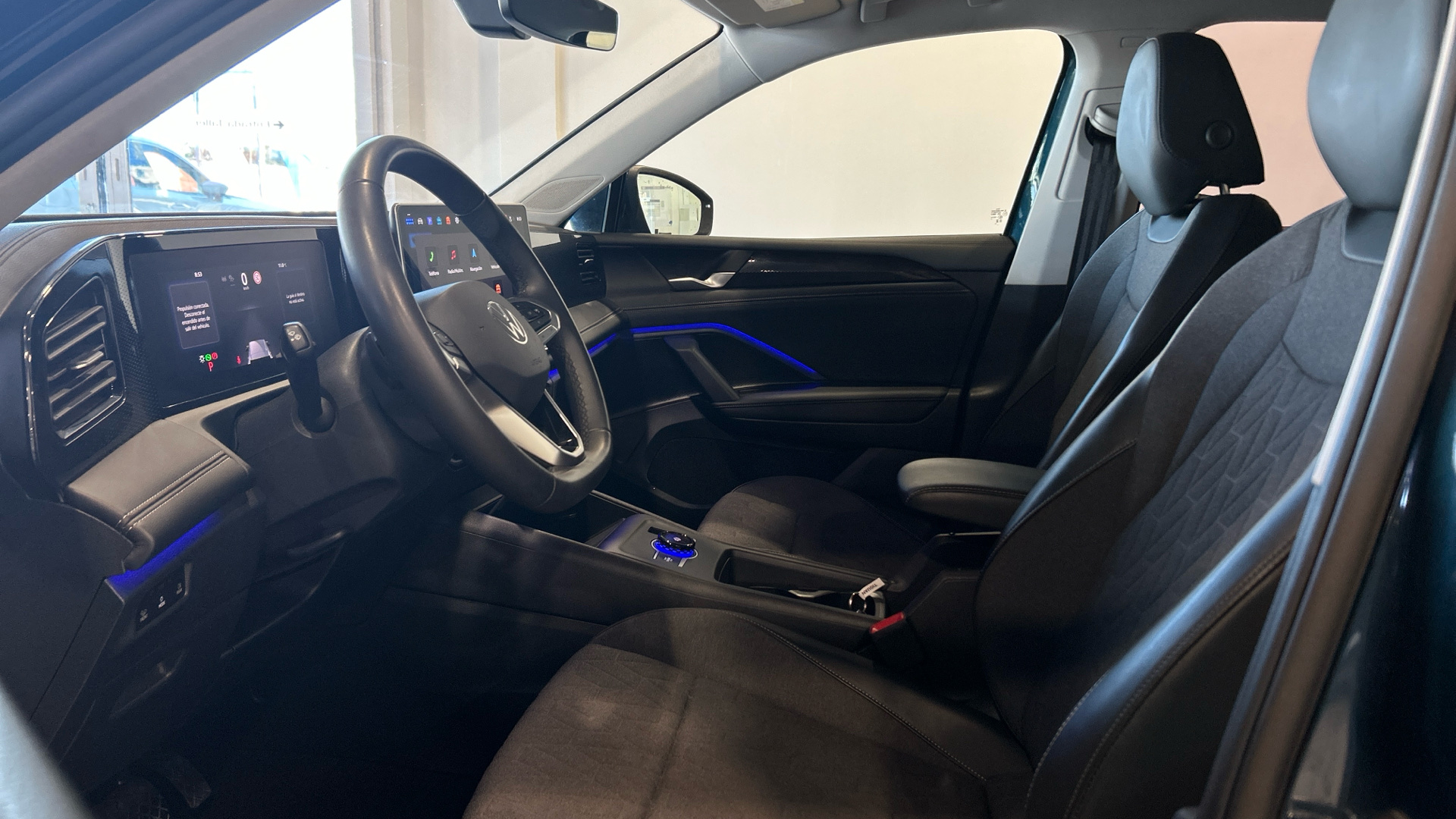 Volkswagen Tiguan - 11