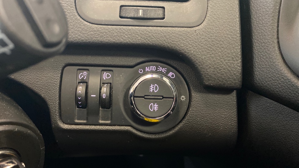 Vauxhall Insignia Grey Manual Auction | DealerPX