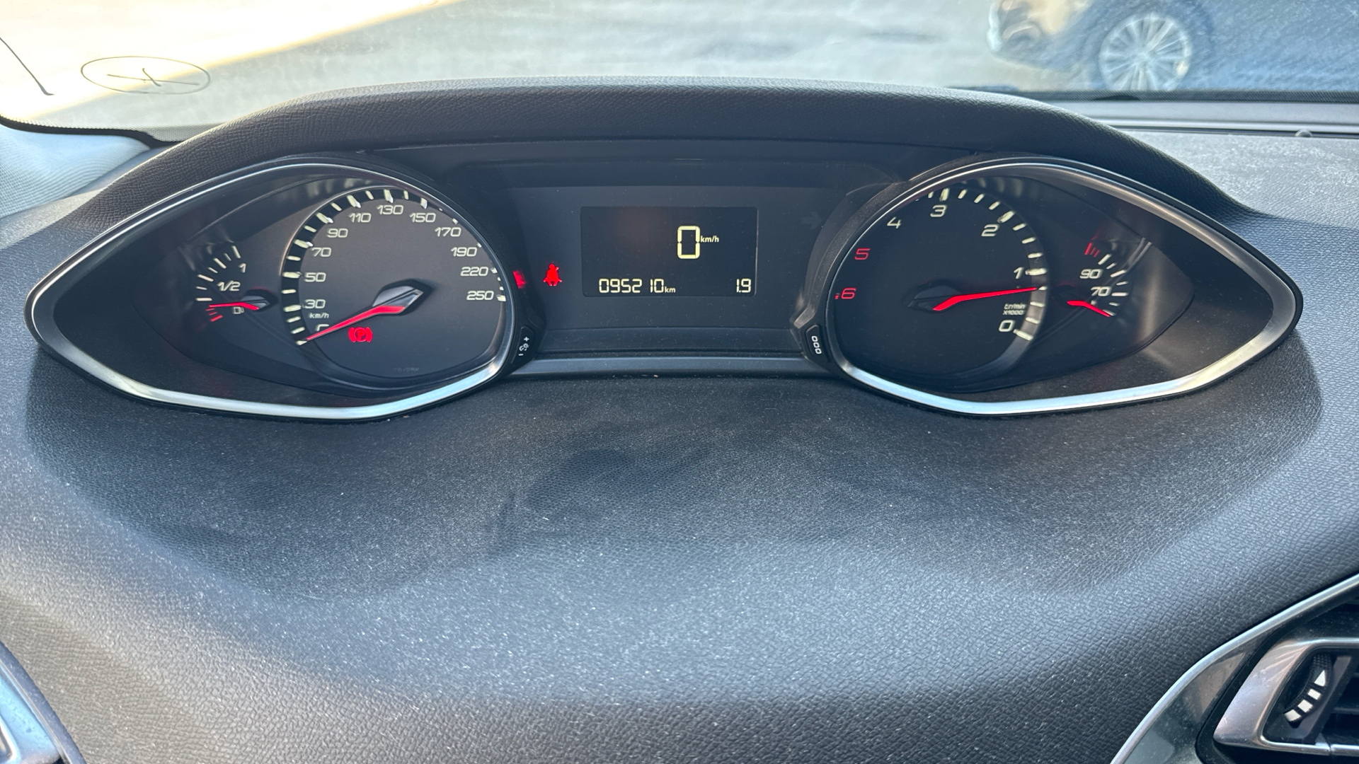Peugeot 308 SW Style 1.6 BlueHDi 100 cv CVM5 — photo 3