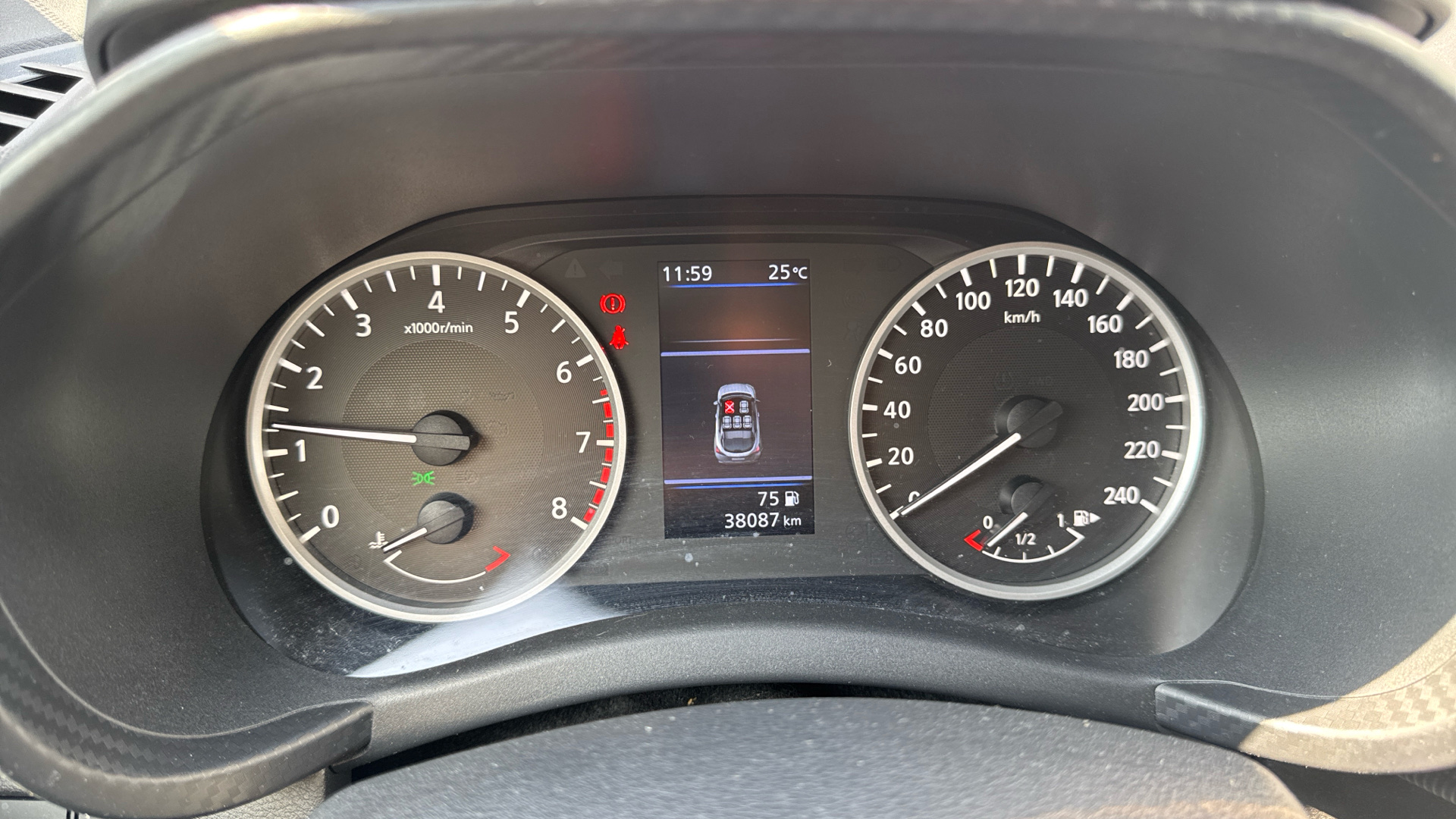 Nissan JUKE 1.0 DIG-T 117CV 6 M/T N-CONNECTA — photo 3