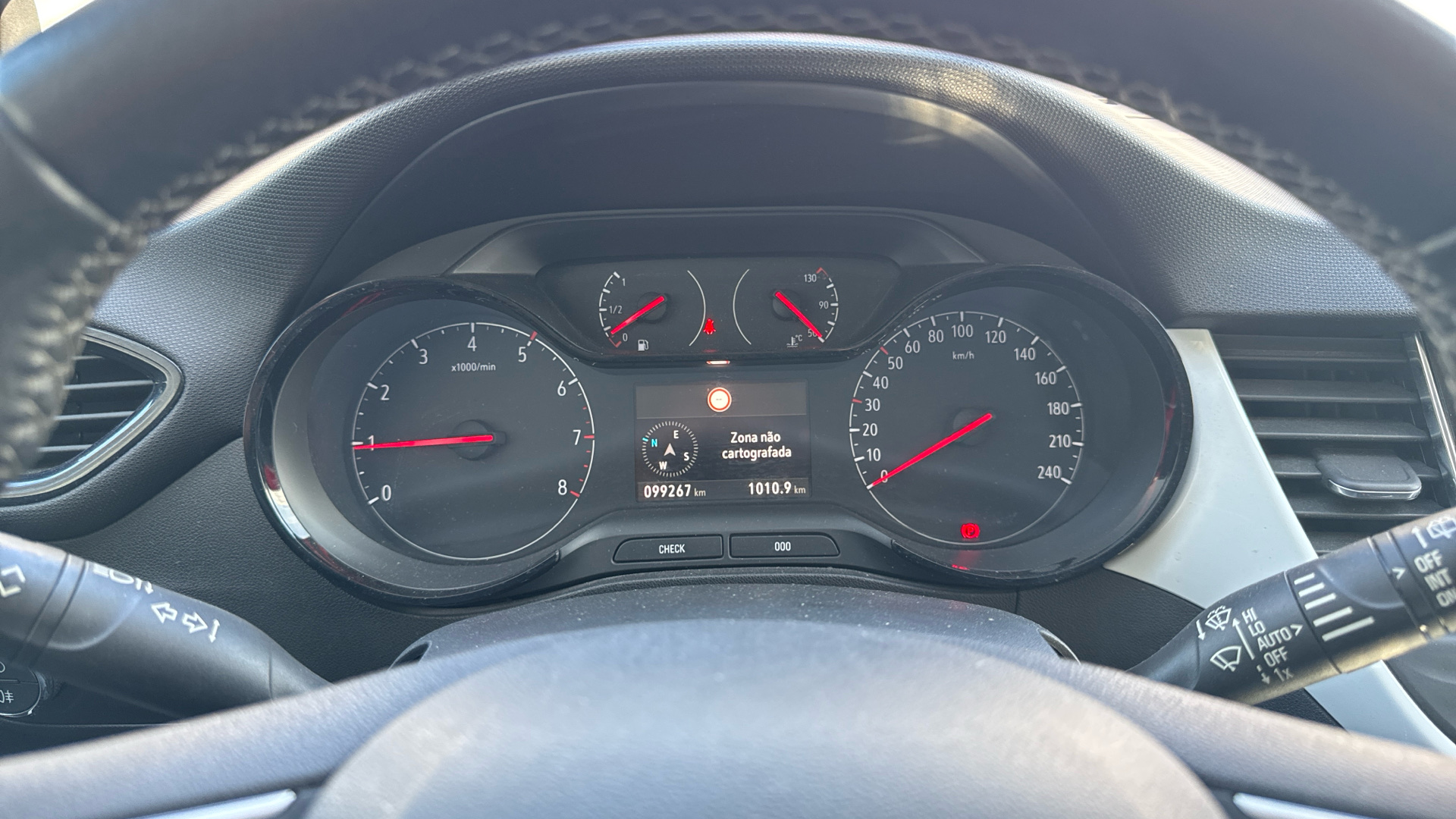 Opel Crossland 1.2 83cv Elegance — photo 3