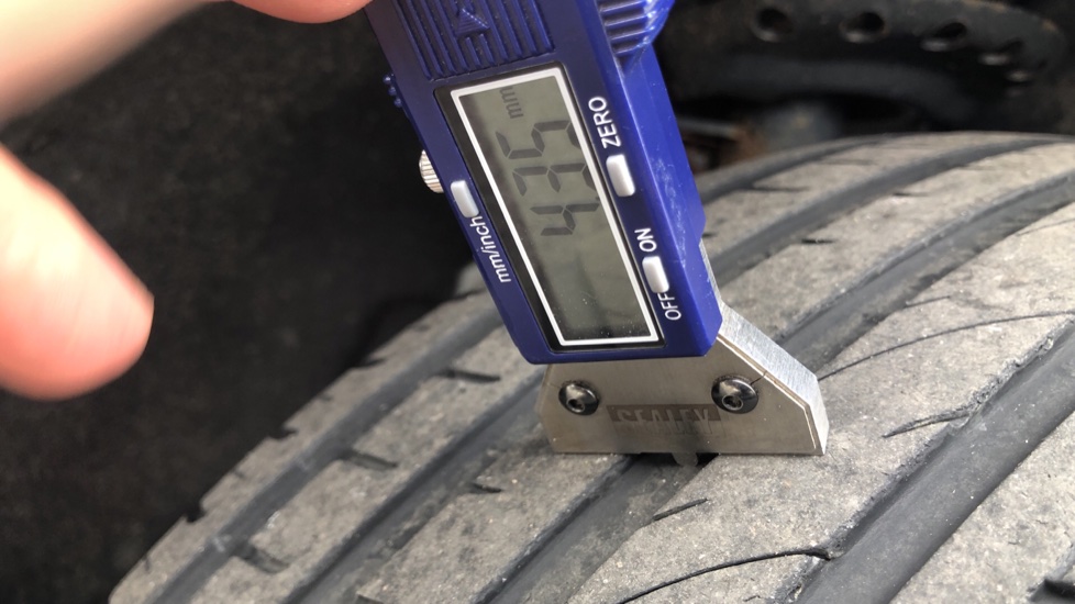 Land Rover Discovery Sport White Automatic Auction | DealerPX