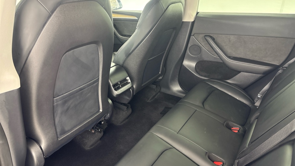 TESLA MODEL Y HATCHBACK Long Range AWD 5dr Auto