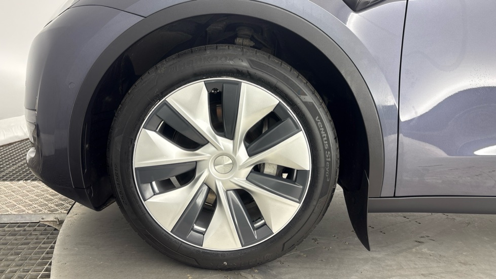 TESLA MODEL Y HATCHBACK Long Range AWD 5dr Auto
