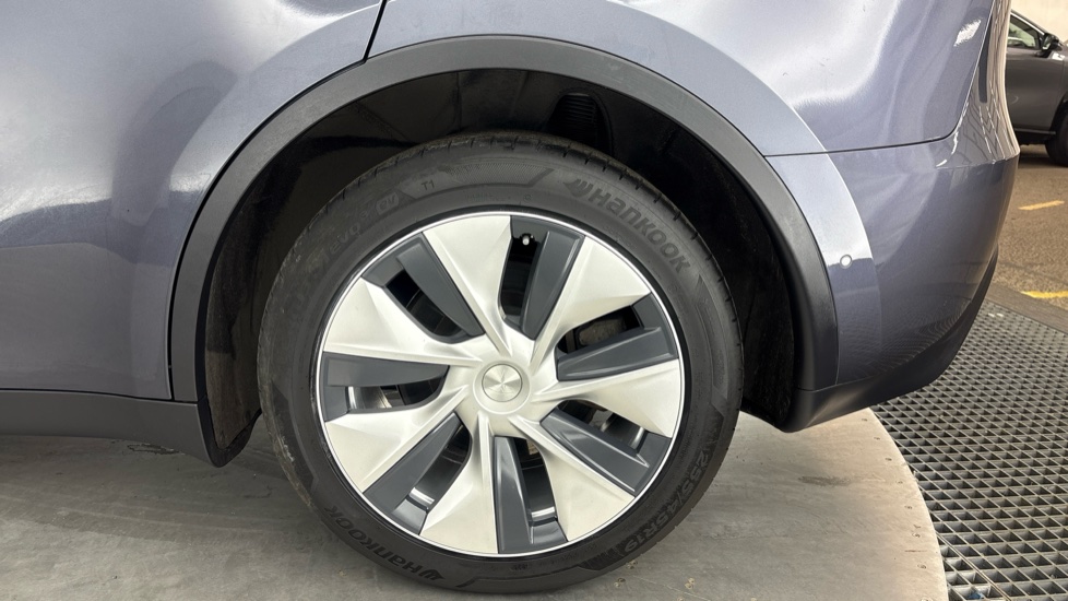 TESLA MODEL Y HATCHBACK Long Range AWD 5dr Auto