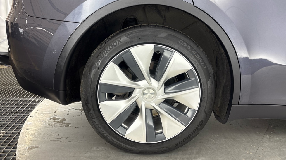 TESLA MODEL Y HATCHBACK Long Range AWD 5dr Auto