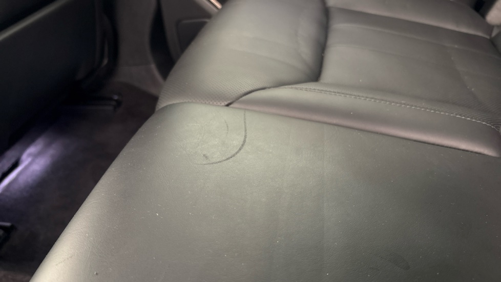 LAND ROVER RANGE ROVER SPORT Scratches