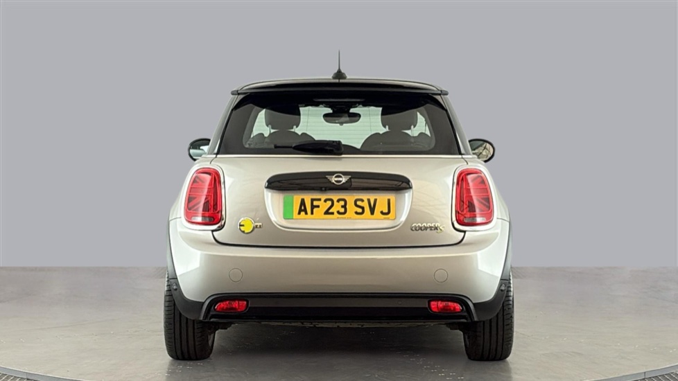 MINI HATCHBACK Image 4
