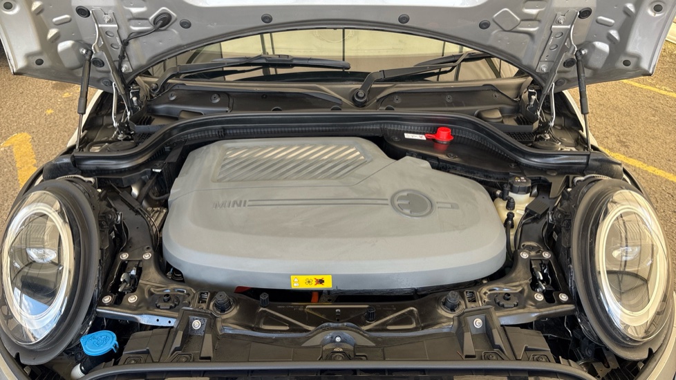 MINI HATCHBACK ELECTRIC 135kW Cooper S Level 2 33kWh 3dr Auto