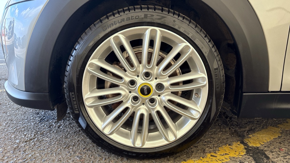 MINI HATCHBACK ELECTRIC 135kW Cooper S Level 2 33kWh 3dr Auto
