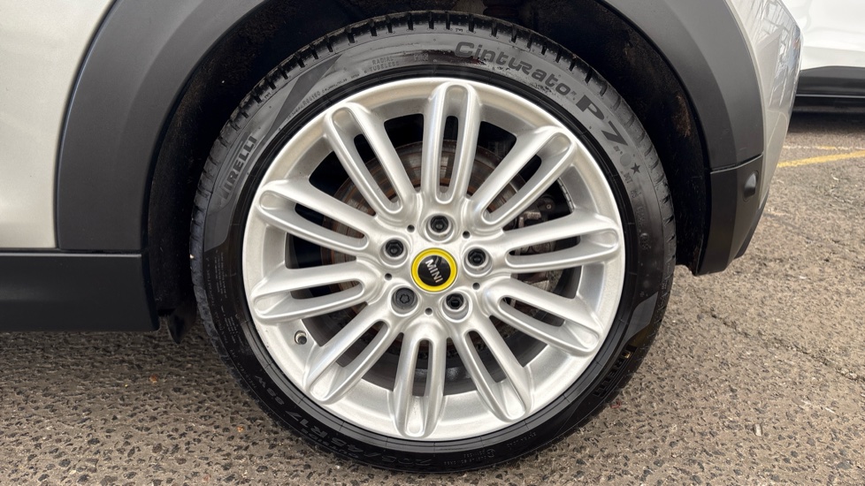 MINI HATCHBACK ELECTRIC 135kW Cooper S Level 2 33kWh 3dr Auto