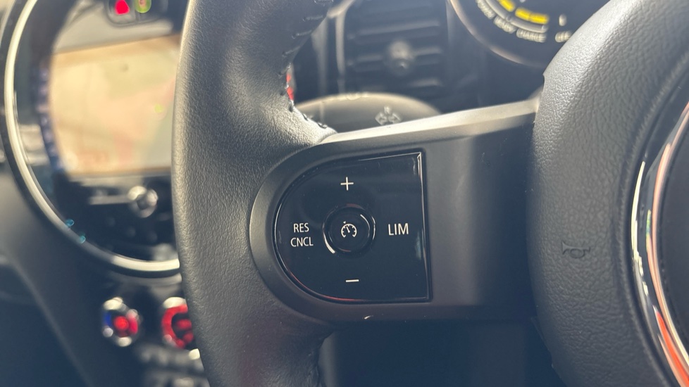 MINI HATCHBACK ELECTRIC 135kW Cooper S Level 2 33kWh 3dr Auto