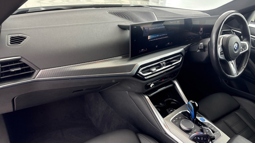 BMW I4 Image 10