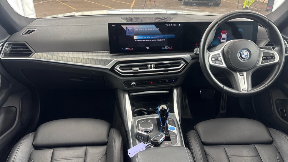 BMW I4 Image 11