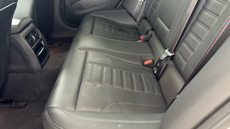 BMW I4 Image 14