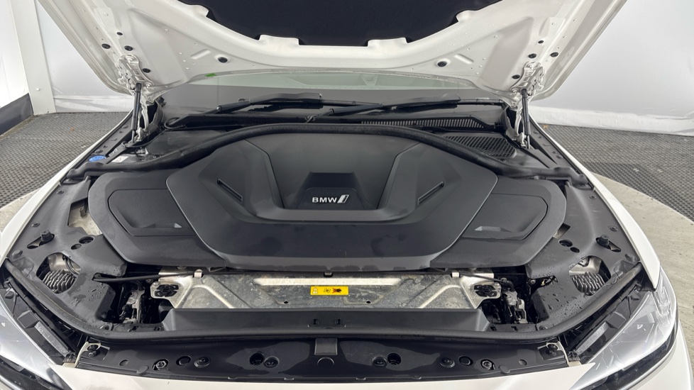 BMW I4 Image 16