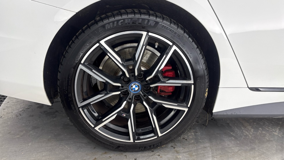 BMW I4 Image 19