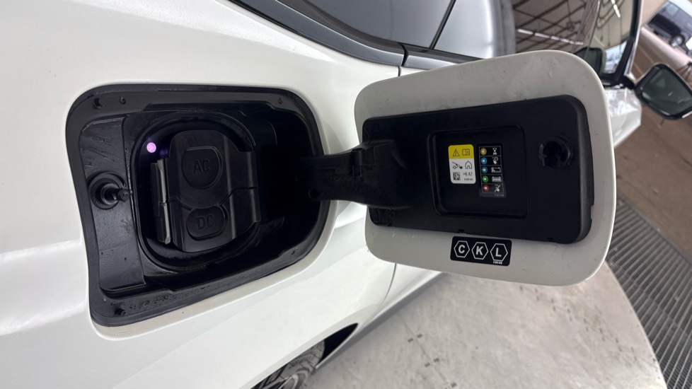 BMW I4 Image 21