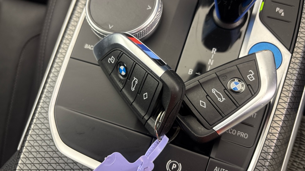 BMW I4 two keys