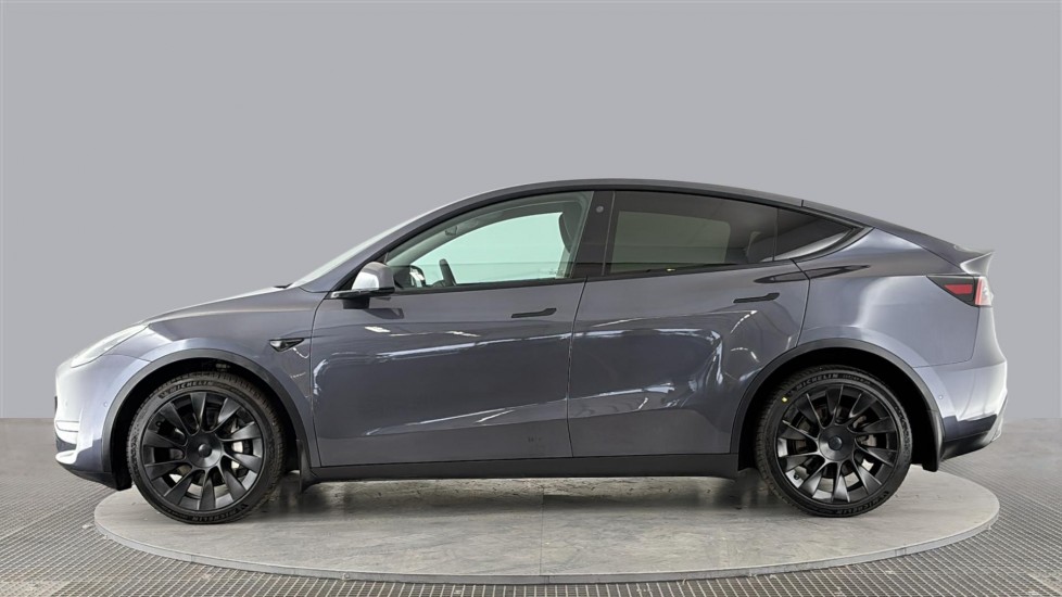 TESLA MODEL Y Image 2