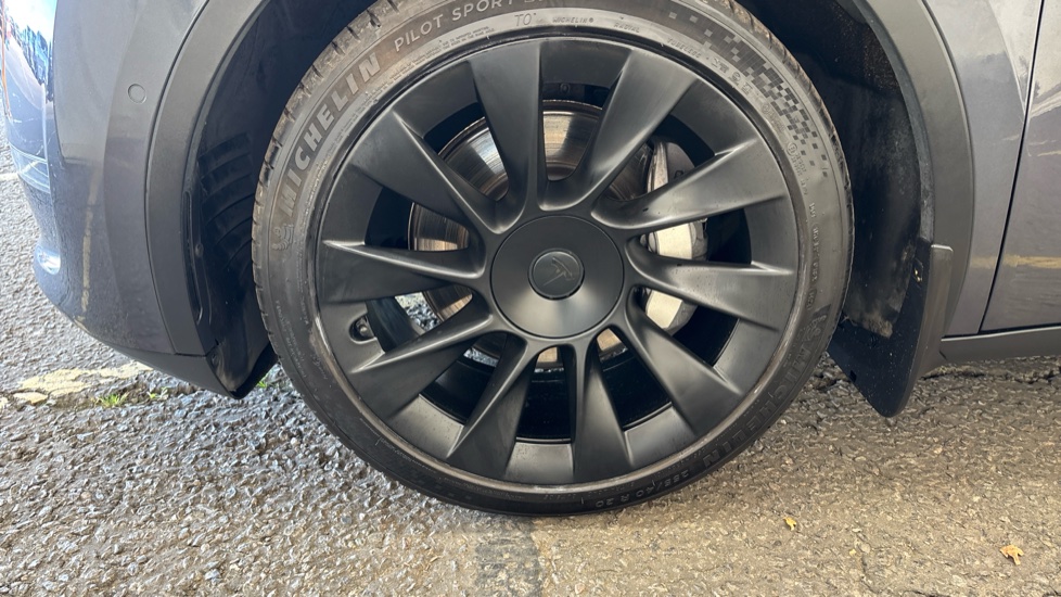 TESLA MODEL Y HATCHBACK Long Range AWD 5dr Auto