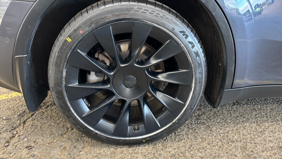 TESLA MODEL Y HATCHBACK Long Range AWD 5dr Auto