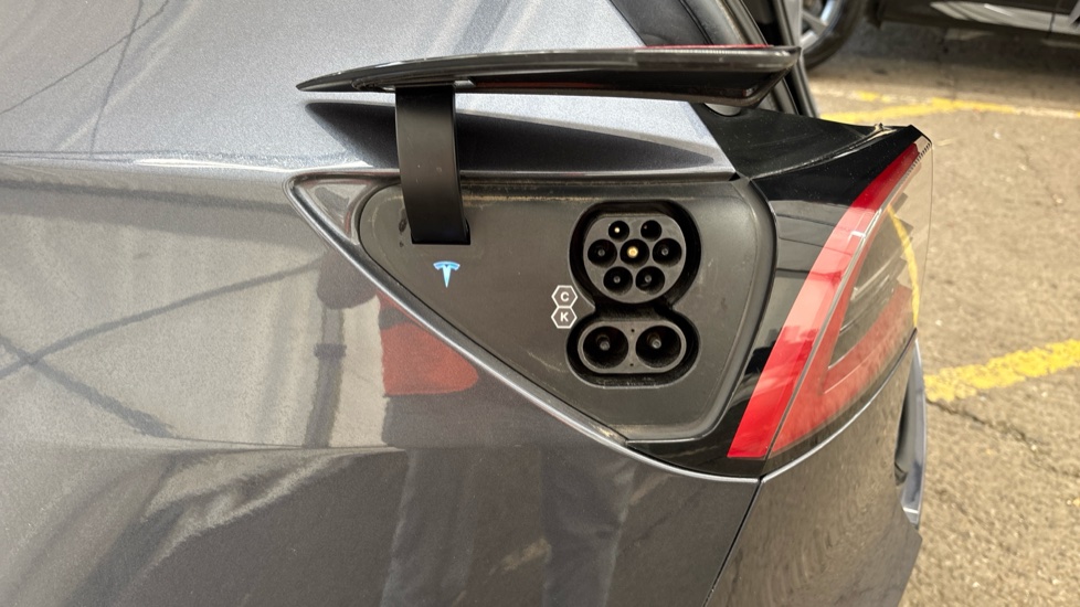 TESLA MODEL Y HATCHBACK Long Range AWD 5dr Auto