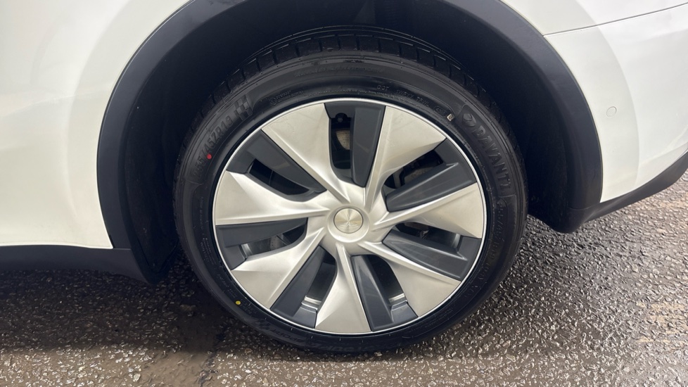 TESLA MODEL Y HATCHBACK Long Range AWD 5dr Auto