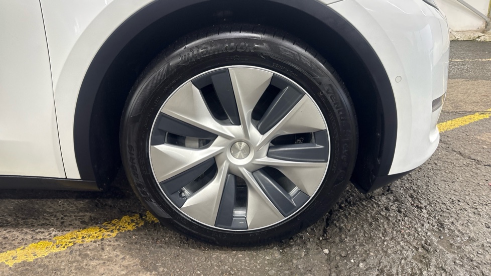 TESLA MODEL Y HATCHBACK Long Range AWD 5dr Auto