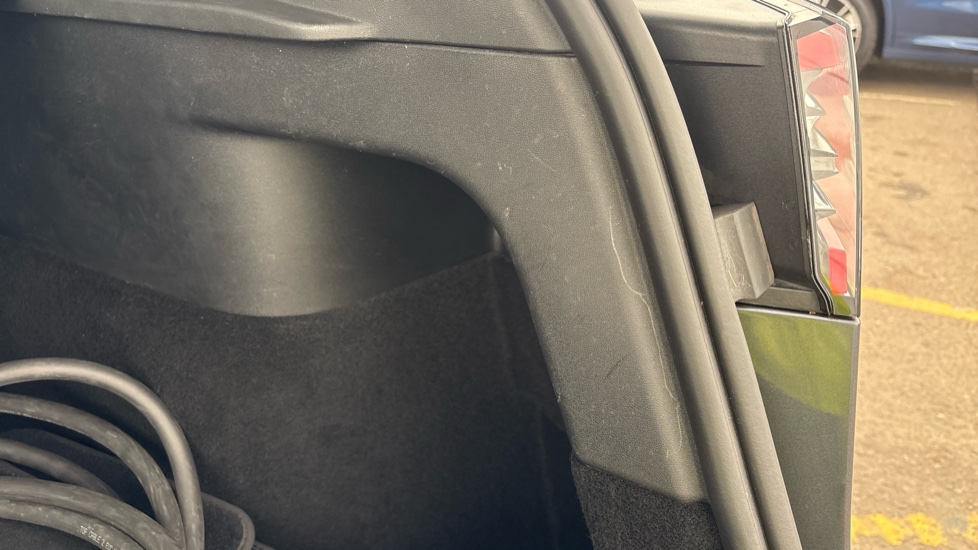 TESLA MODEL Y HATCHBACK RWD 5dr Auto