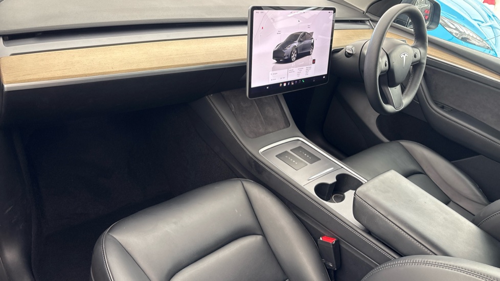 TESLA MODEL Y HATCHBACK RWD 5dr Auto