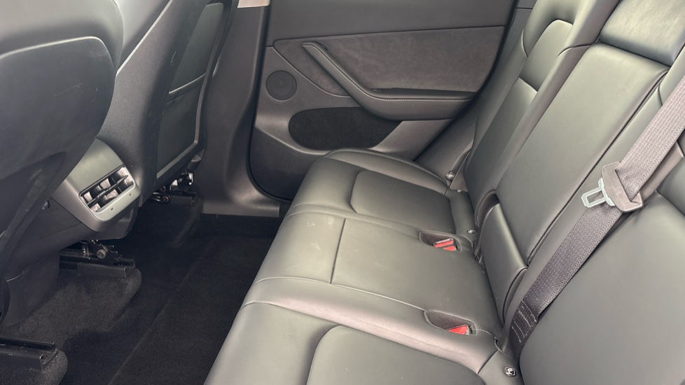 TESLA MODEL Y Image 14