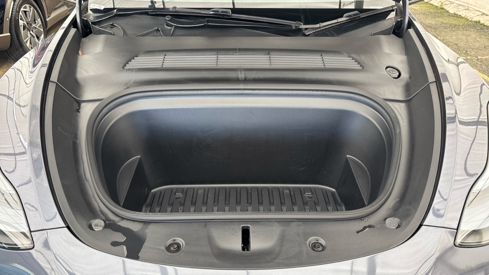 TESLA MODEL Y HATCHBACK RWD 5dr Auto