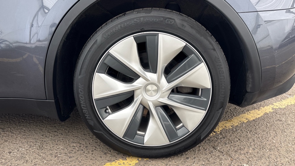 TESLA MODEL Y HATCHBACK RWD 5dr Auto
