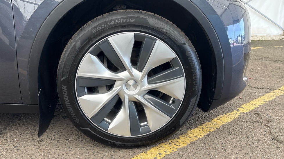 TESLA MODEL Y HATCHBACK RWD 5dr Auto